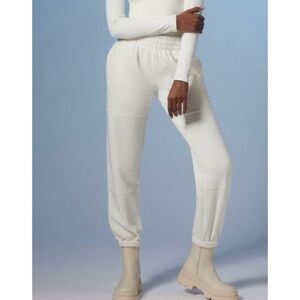 🌷F21 beautiful, NWT, soft fleece, cream-colored joggers. Excellent high-quality!
